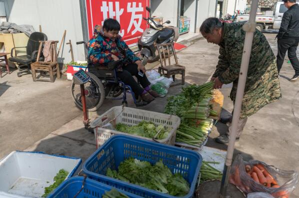 宜都残疾人刘中芹种下希望苗感恩桑梓情